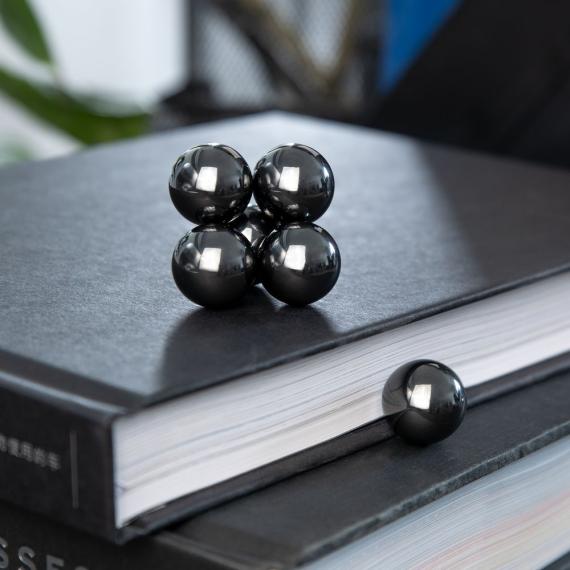 Магнитный антистресс Trifles, черный