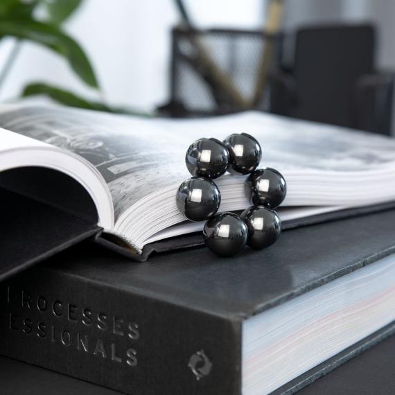 Магнитный антистресс Trifles, черный